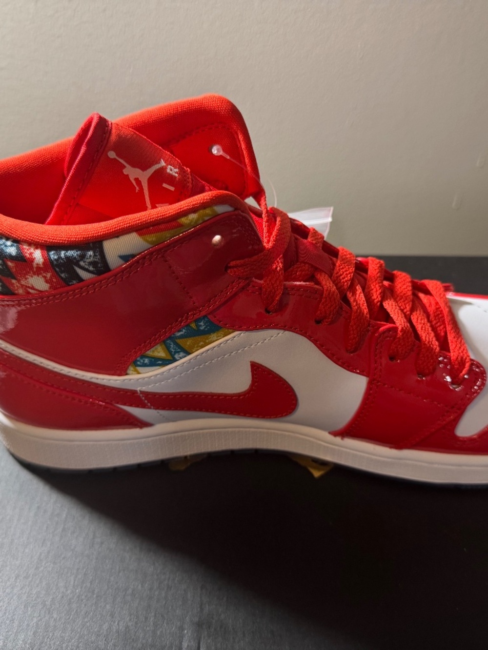 Air Jordan 1 Mid SE – Chile Red / White / Pollen – Men’s Size 12
